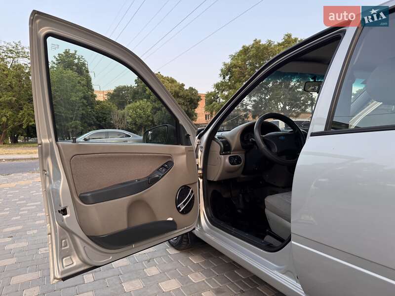 ВАЗ / Lada 1118 Калина 2011