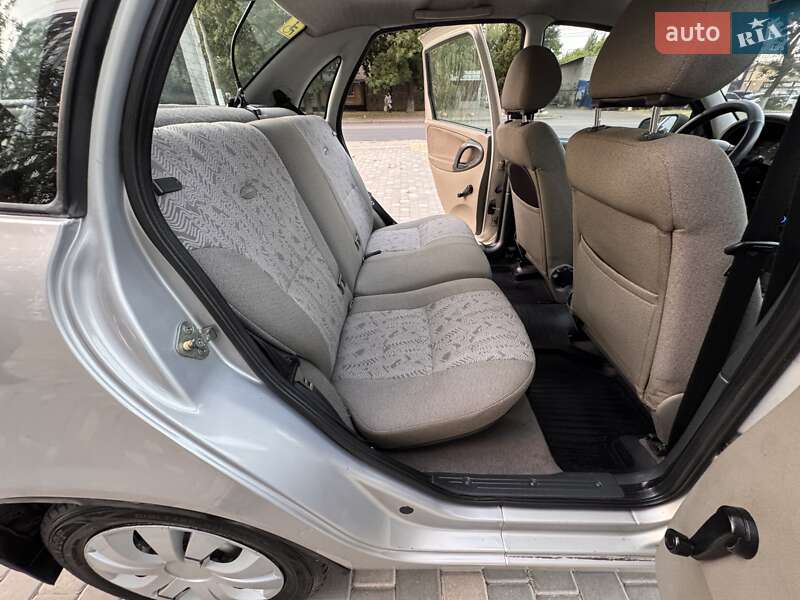 ВАЗ / Lada 1118 Калина 2011