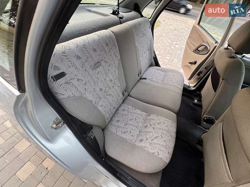 ВАЗ / Lada 1118 Калина 2011