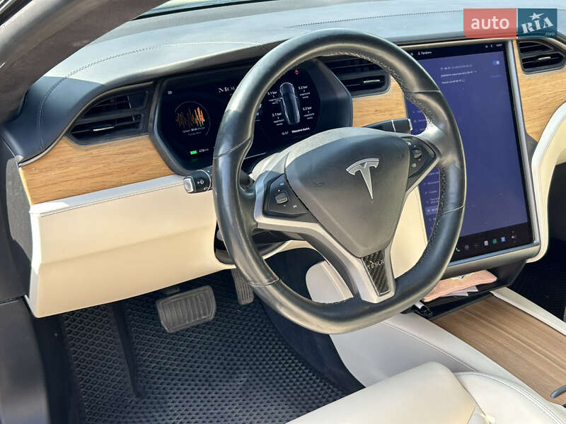 Tesla Model S 2020
