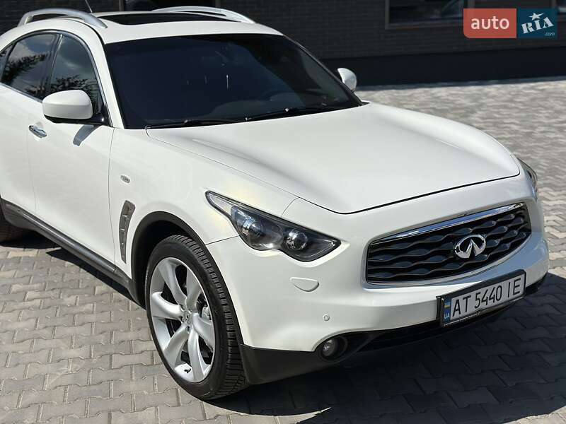 Infiniti FX 30 2010