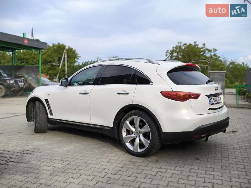 Infiniti FX 30 2010