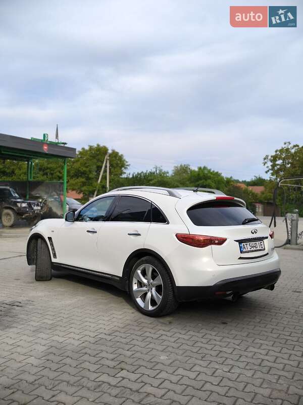 Infiniti FX 30 2010