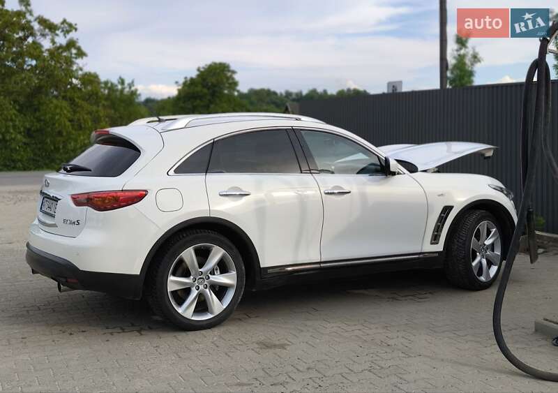 Infiniti FX 30 2010