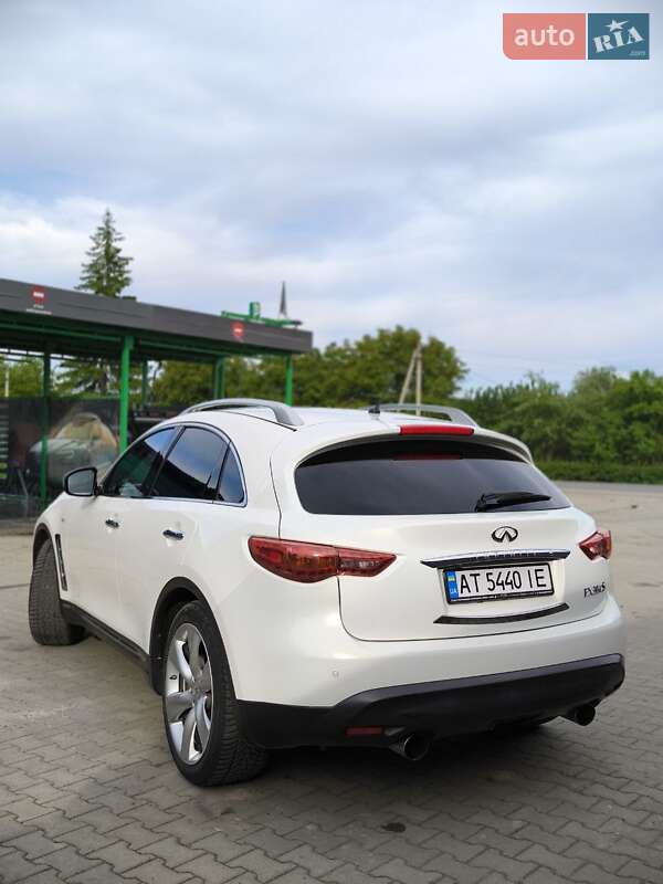 Infiniti FX 30 2010