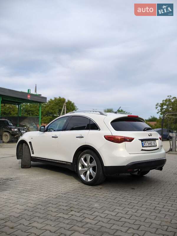 Infiniti FX 30 2010