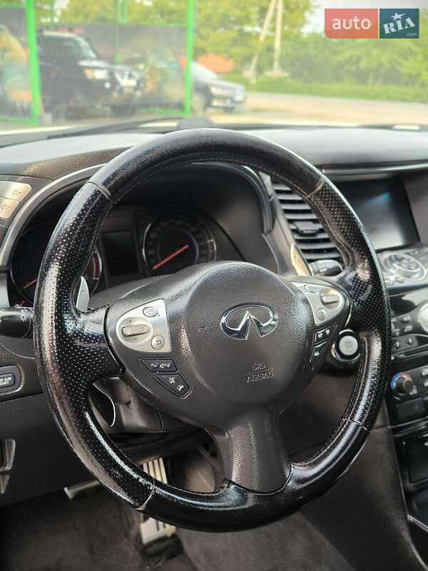 Infiniti FX 30 2010
