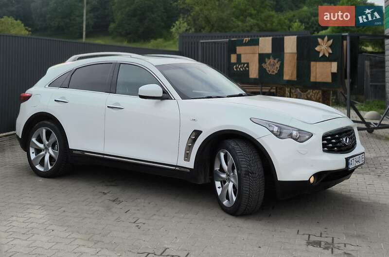 Infiniti FX 30 2010