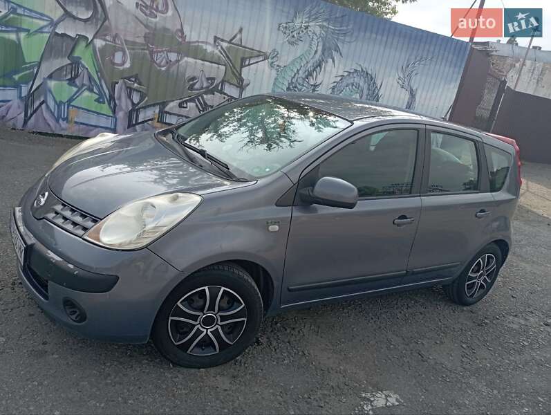 Nissan-9