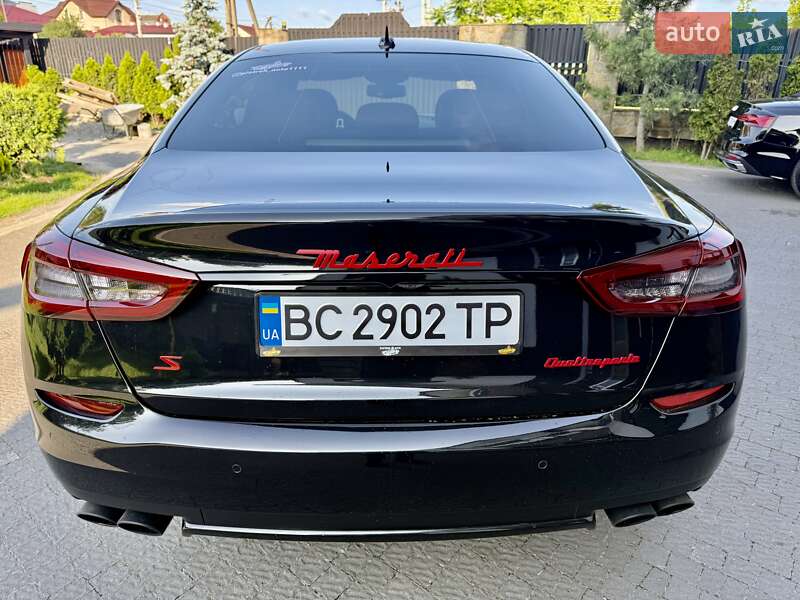 Maserati-21