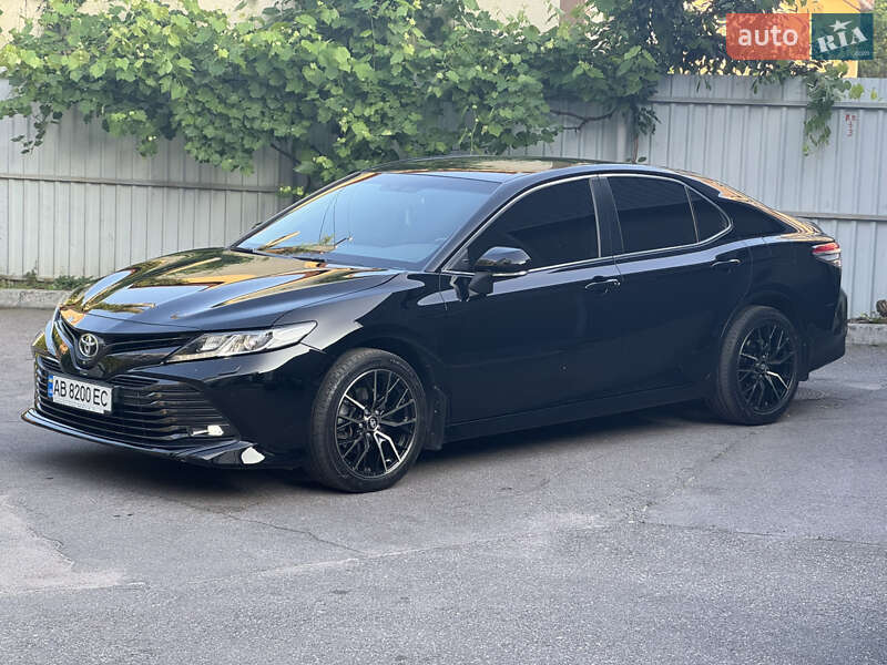 Toyota Camry 2019