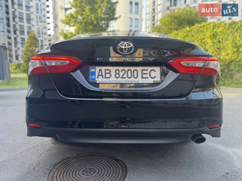 Toyota Camry 2019