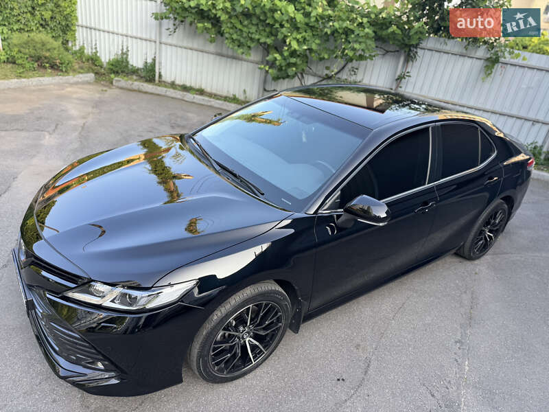 Toyota Camry 2019
