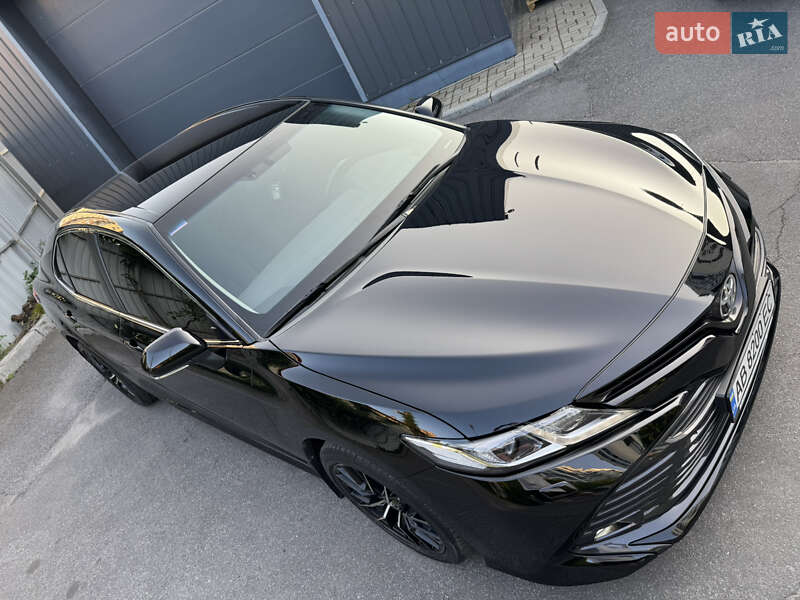 Toyota Camry 2019
