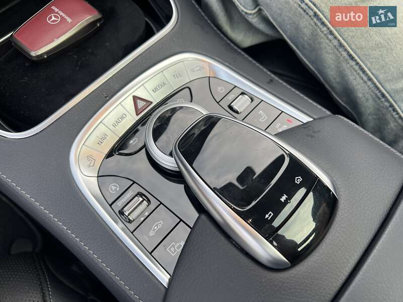 Mercedes-Benz-39