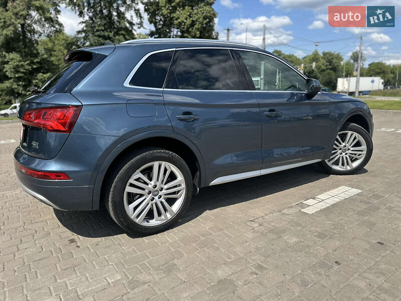 Audi-40