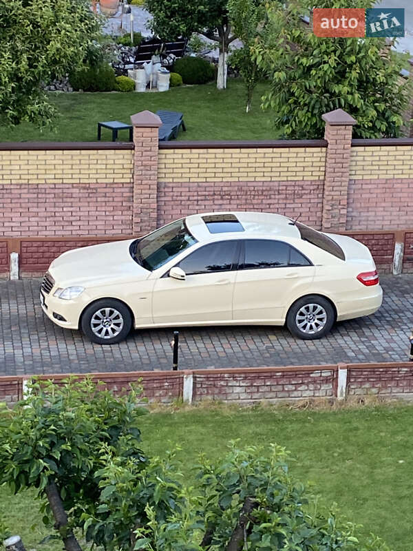 Mercedes-Benz E-Class 2009