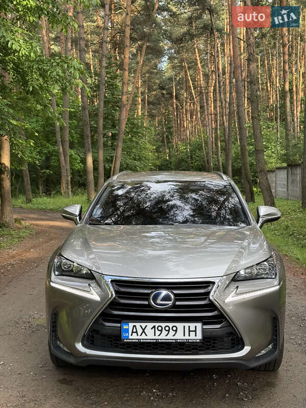 Lexus-8