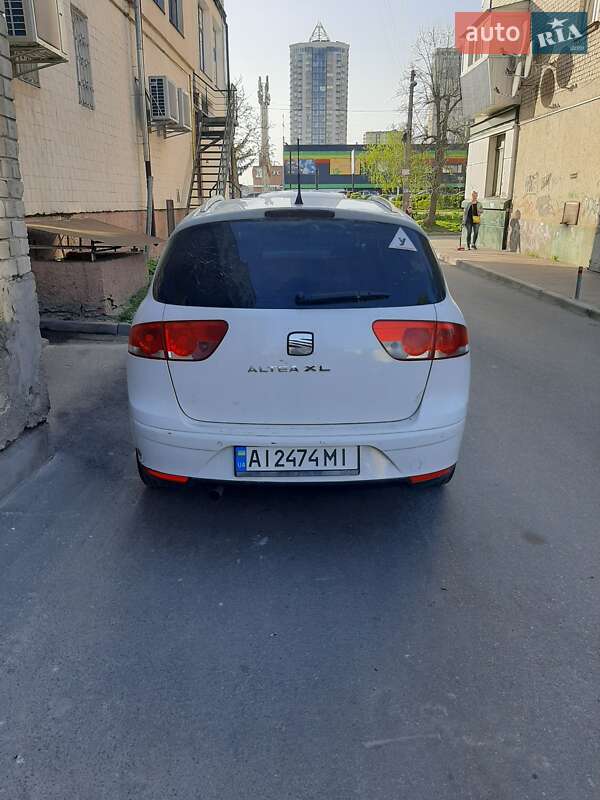 SEAT-8