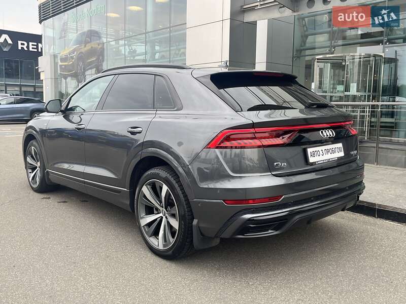 Audi-8