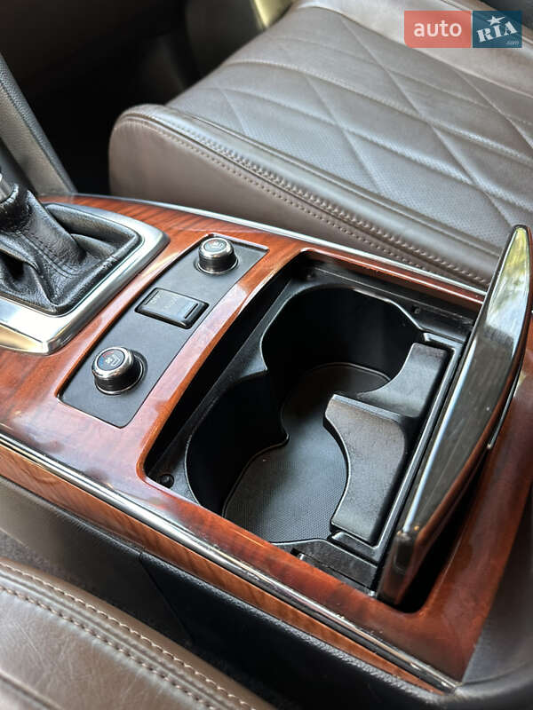 Infiniti-35