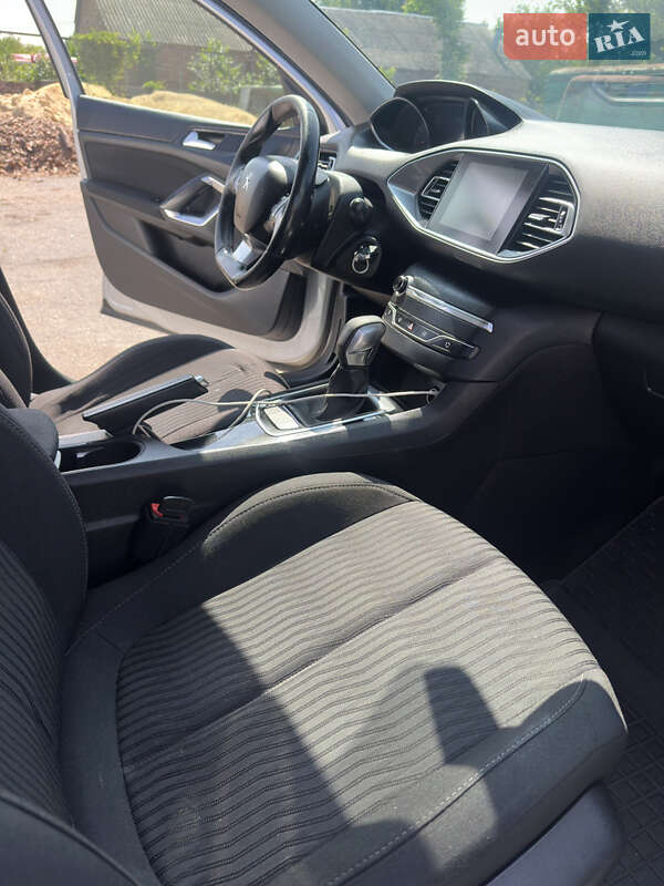 Peugeot-2