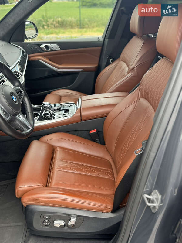 BMW X7 2021