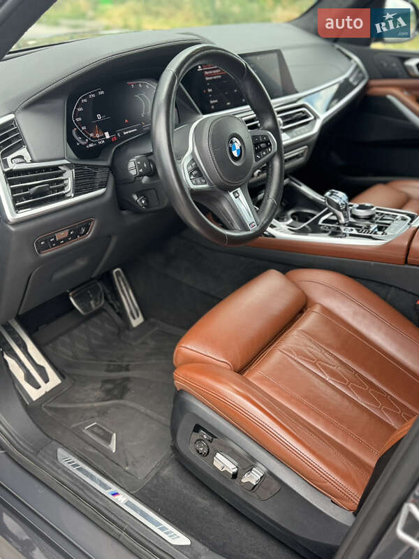 BMW X7 2021