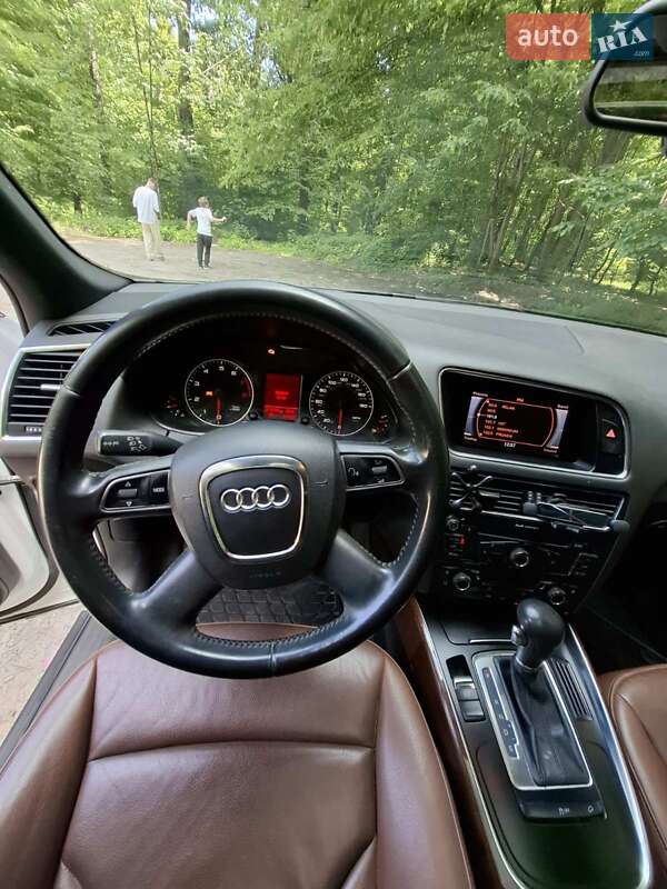Audi-0