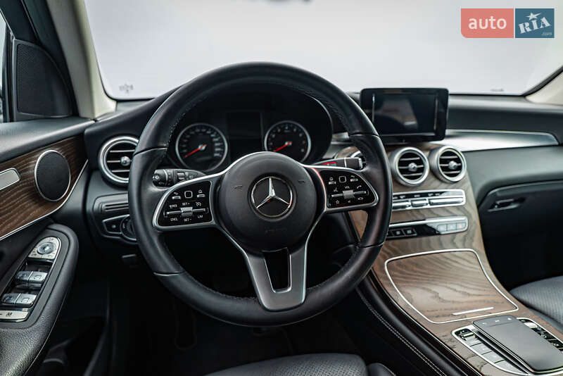 Mercedes-Benz-12