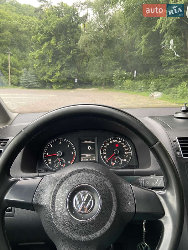 Volkswagen Touran 2011