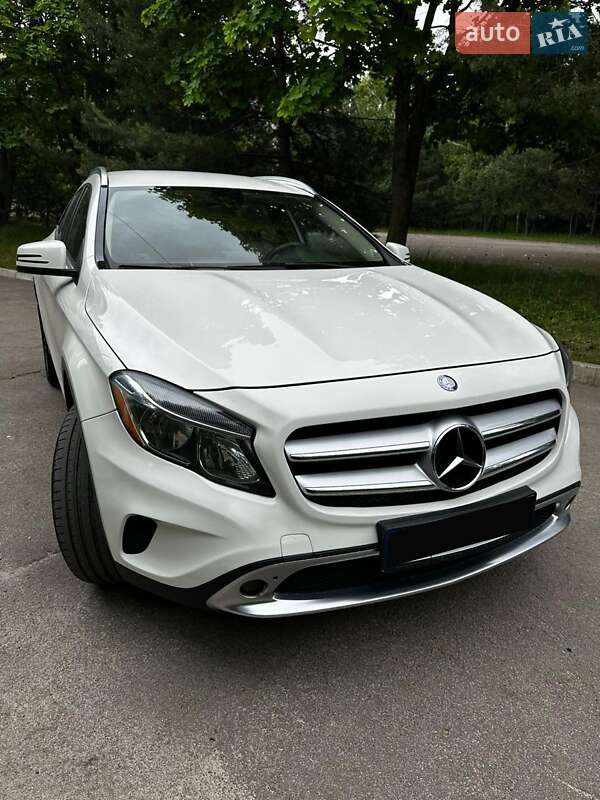 Mercedes-Benz GLA-Class 2015