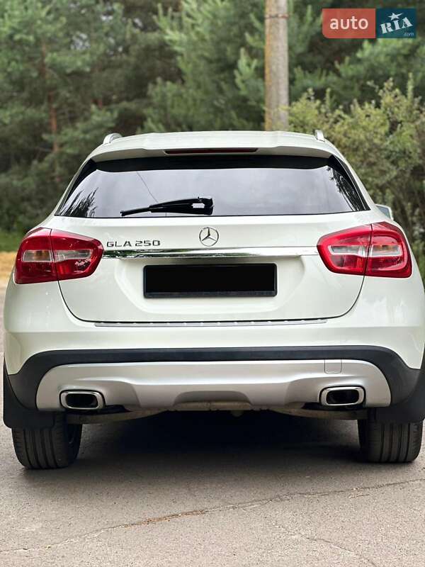 Mercedes-Benz GLA-Class 2015