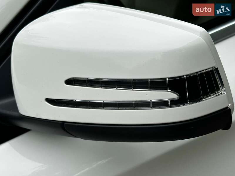 Mercedes-Benz GLA-Class 2015