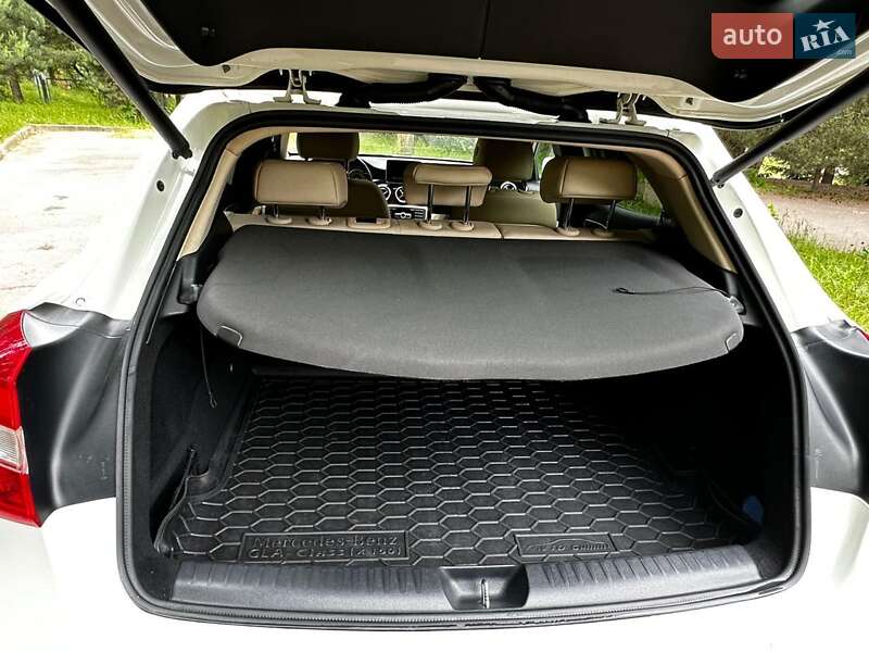 Mercedes-Benz GLA-Class 2015