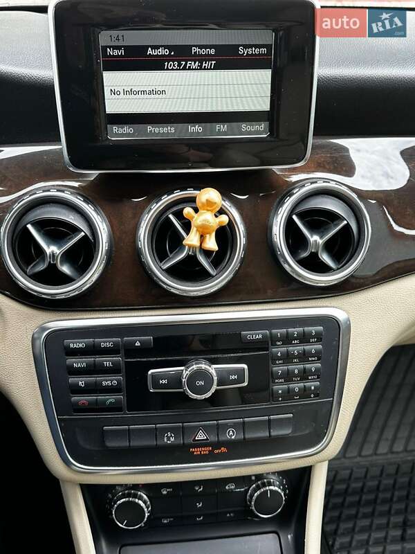 Mercedes-Benz GLA-Class 2015