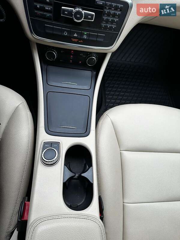 Mercedes-Benz GLA-Class 2015