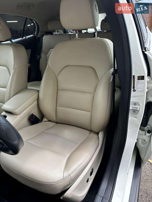 Mercedes-Benz GLA-Class 2015