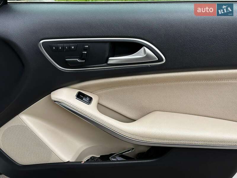 Mercedes-Benz GLA-Class 2015