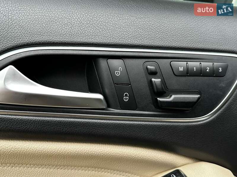 Mercedes-Benz GLA-Class 2015