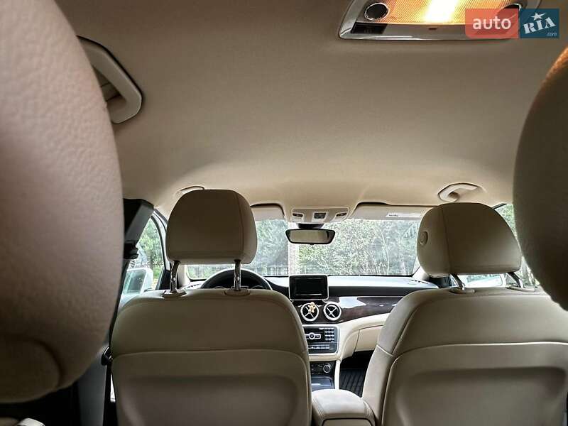 Mercedes-Benz GLA-Class 2015