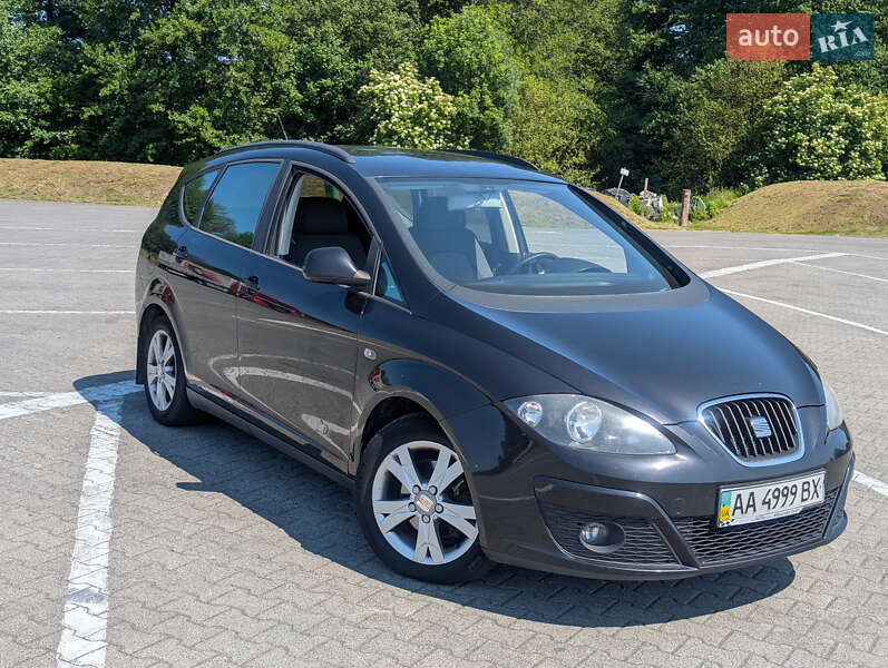 SEAT-12