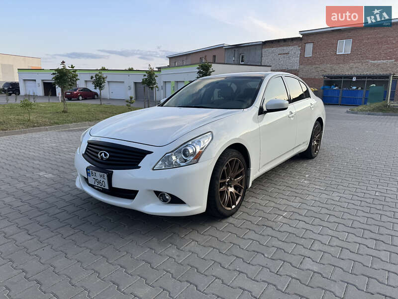Infiniti G25 2011