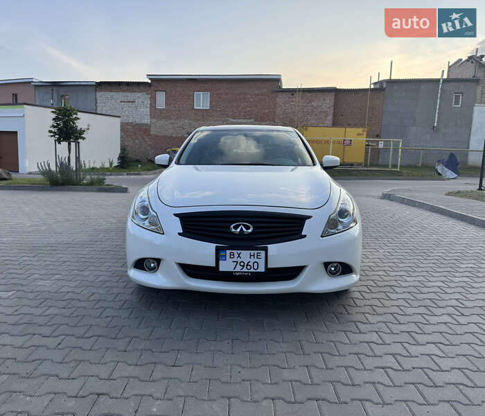 Infiniti G25 2011