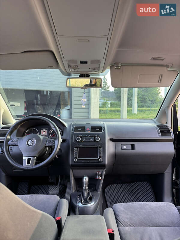 Volkswagen Touran 2011