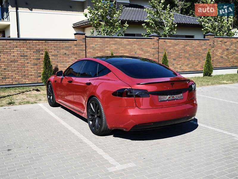 Tesla-8