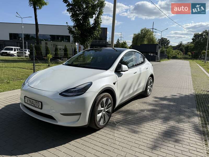 Tesla Model Y 2023