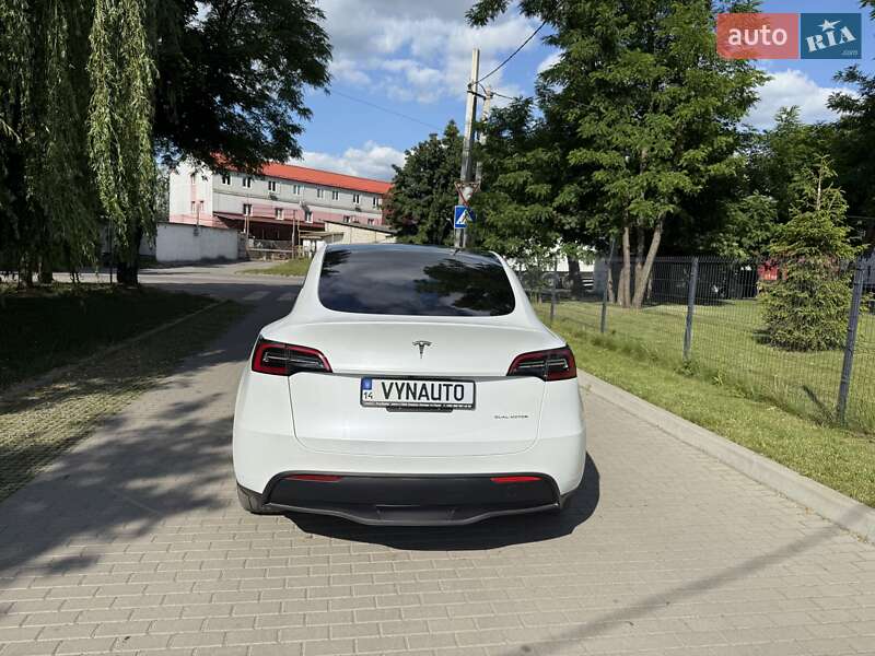 Tesla Model Y 2023