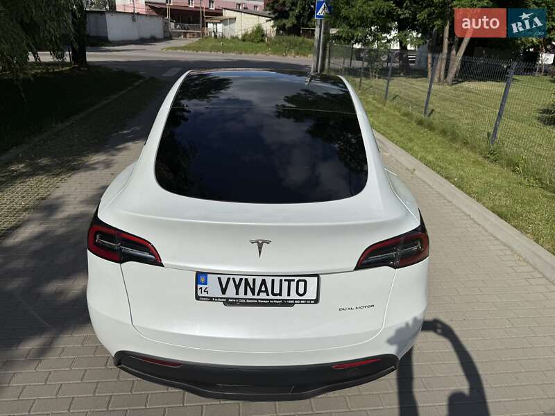 Tesla Model Y 2023