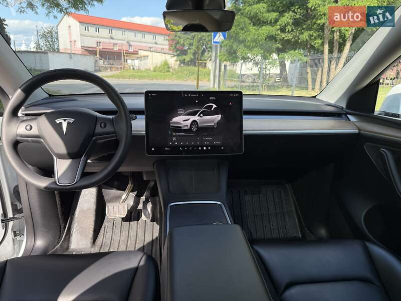 Tesla Model Y 2023